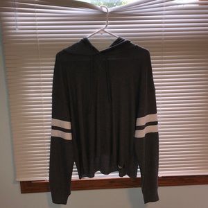 grey long sleeved hoodie